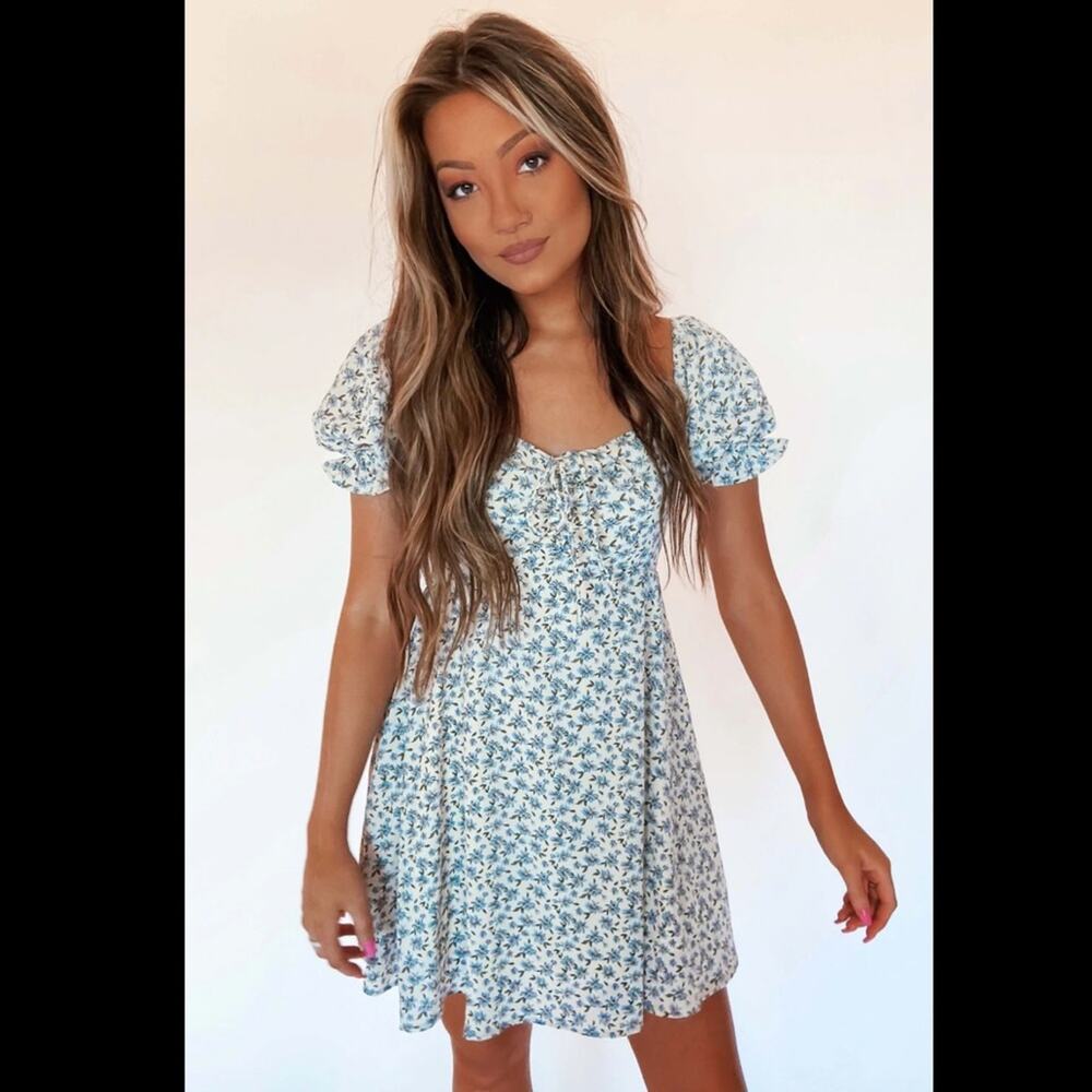 Hope’s Babydoll Floral Milkmaid Dress Medium